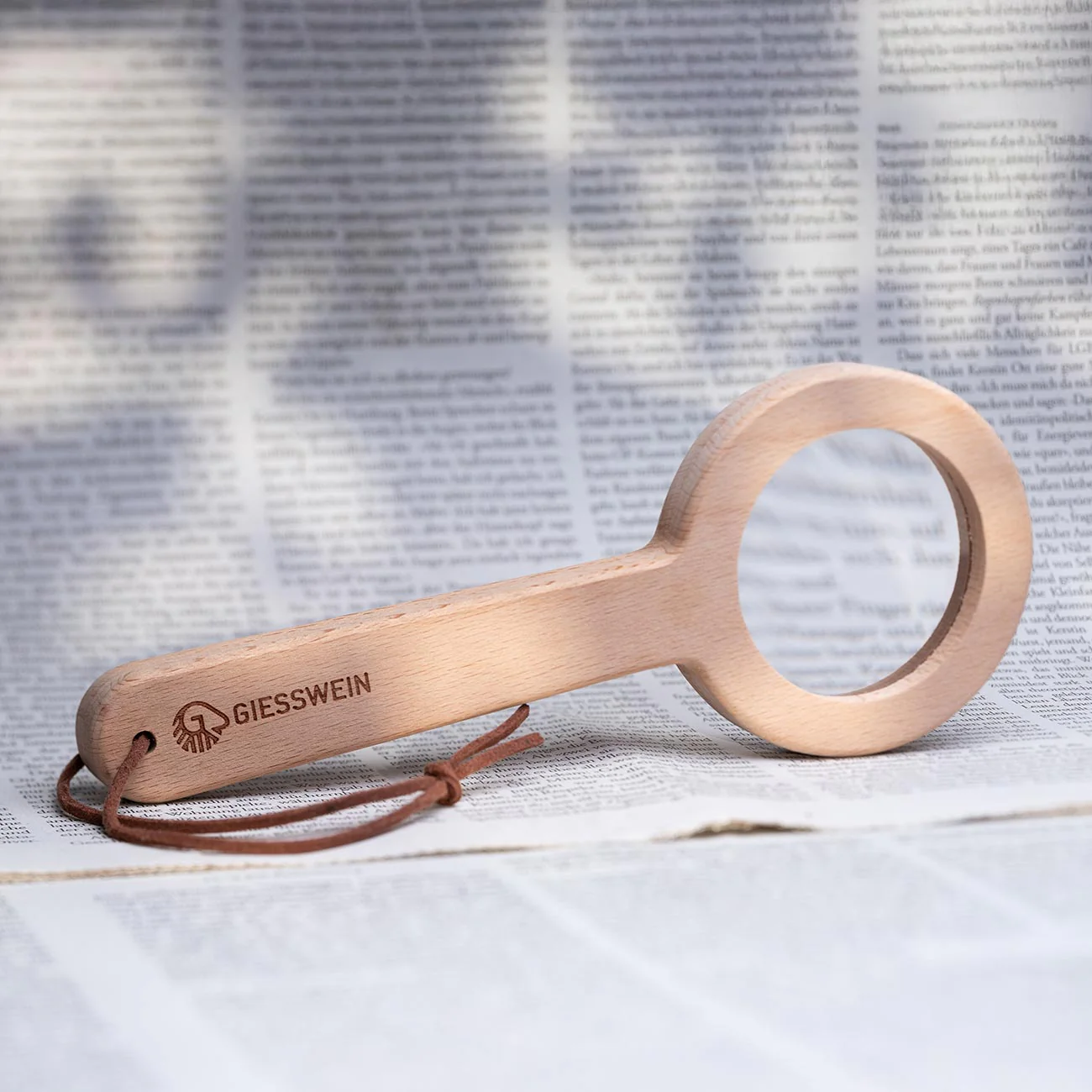 Natural wood magnifying glass - Image 5